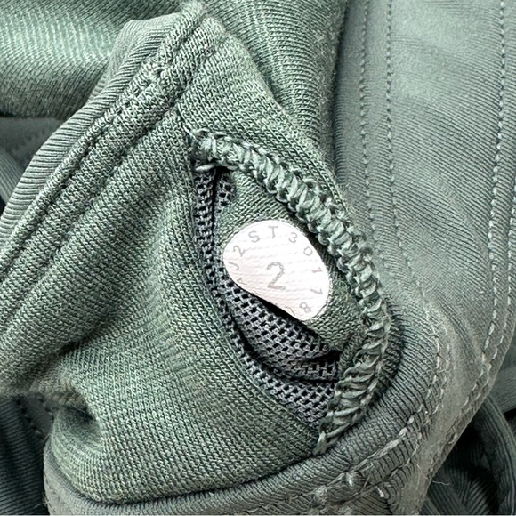 Lululemon Women’s Pushing Limits Bra Size 2 - Picture 4 of 7